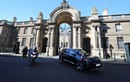 Soi "xế hộp" Peugeot 5008 của tân Tổng thống Pháp 
